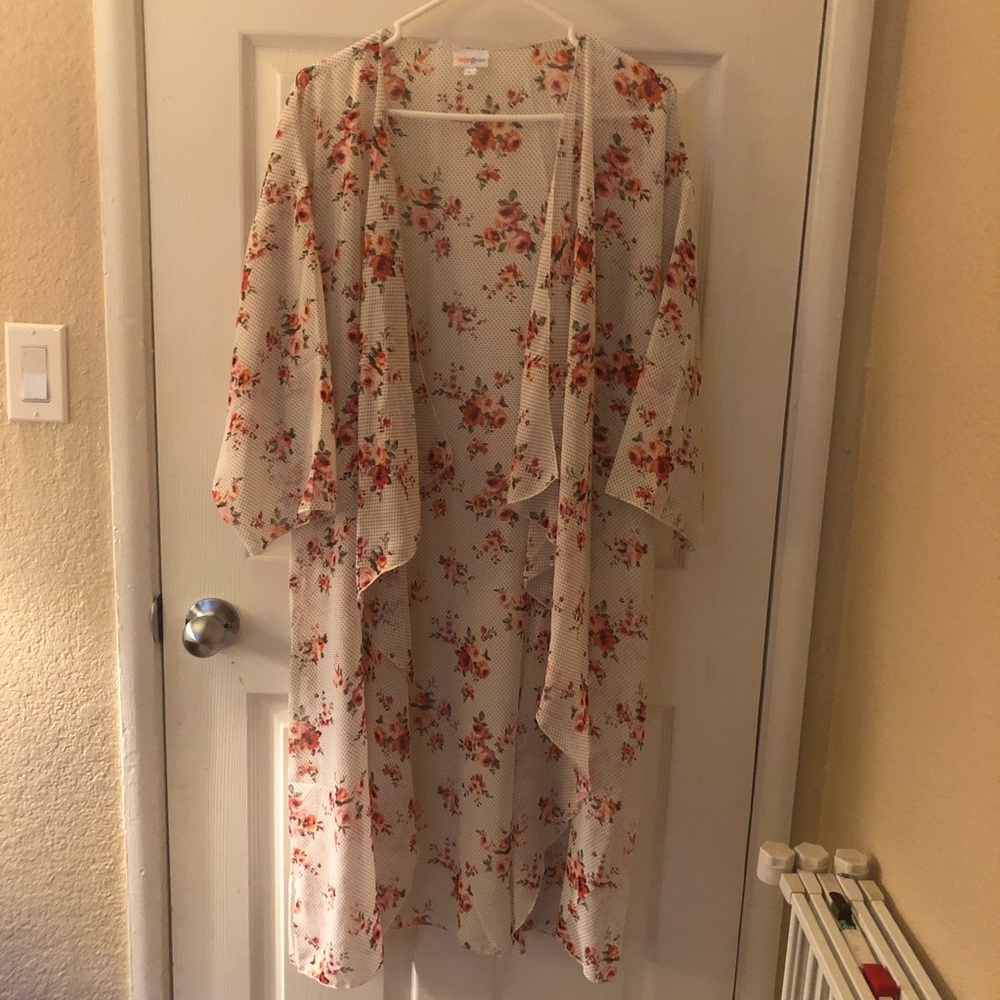 Beautiful NWOT sheer LuLaroe Shirley